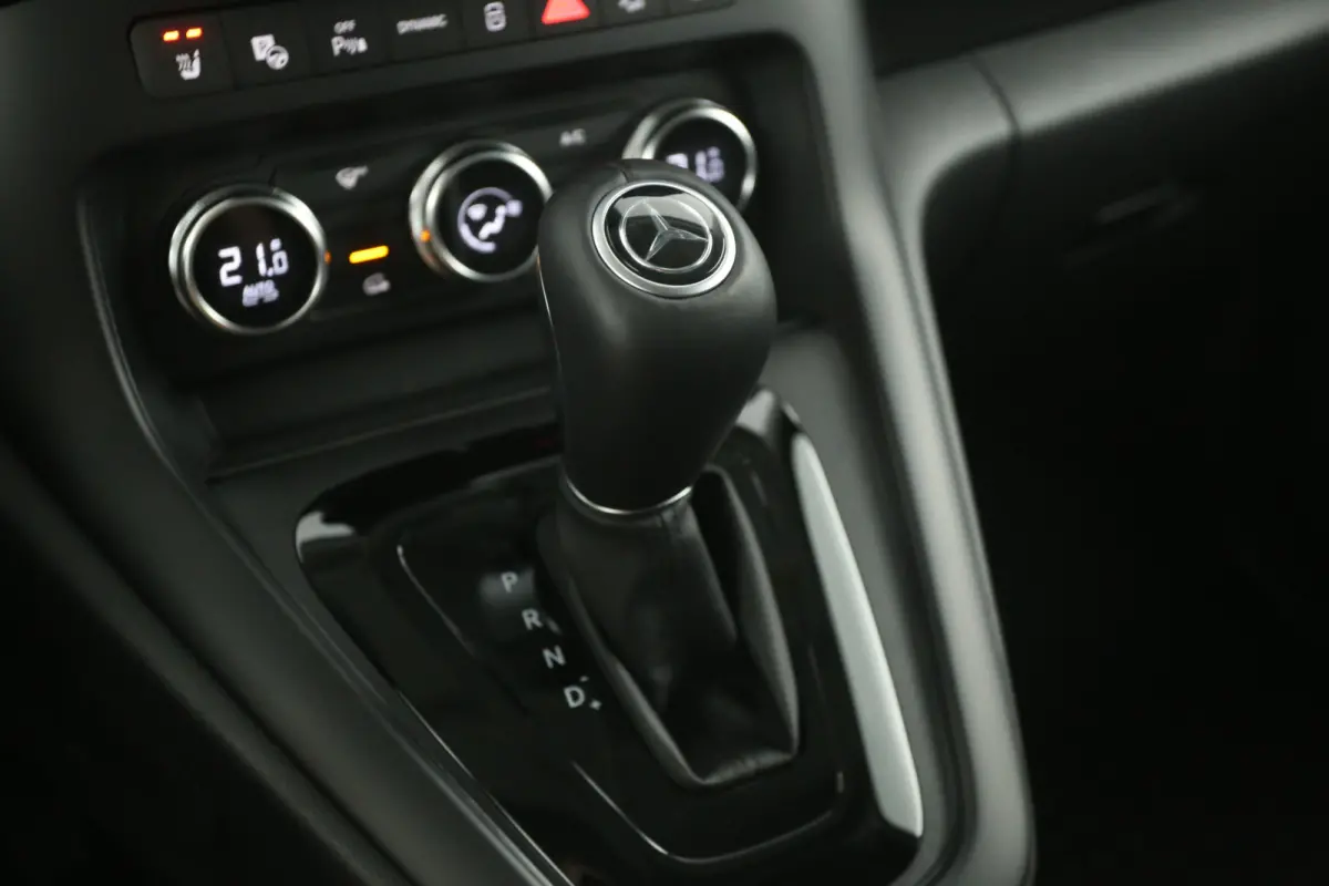 112 51 kWh | NIEUW | Snelladen | SOH 99% | 1400kg Trekgew. | Clima | Camera | Cruise | Carplay | Navi | Stoel/Stuurverw.