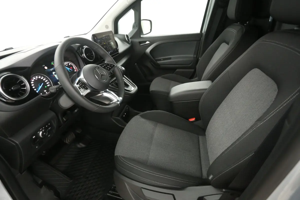 112 51 kWh | NIEUW | Snelladen | SOH 99% | 1400kg Trekgew. | Clima | Camera | Cruise | Carplay | Navi | Stoel/Stuurverw.