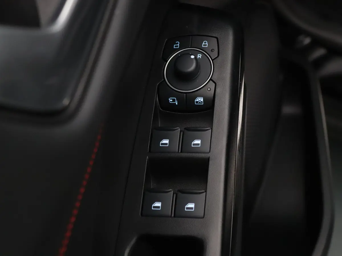EcoBoost 155pk ST-Line X Automaat