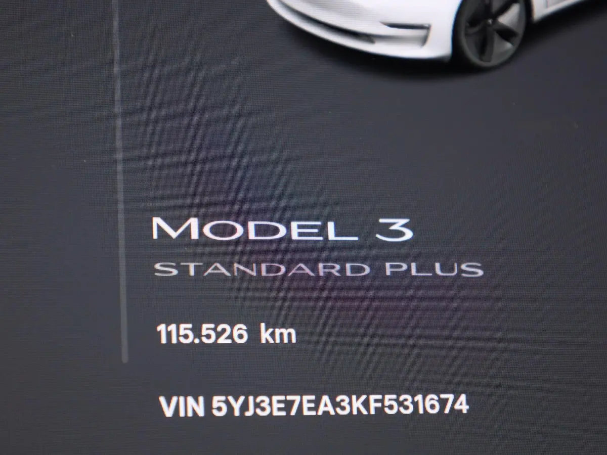 Standard RWD Plus 60 kWh | Panoramadak | Stoelverwarming | Climate Control | LED |