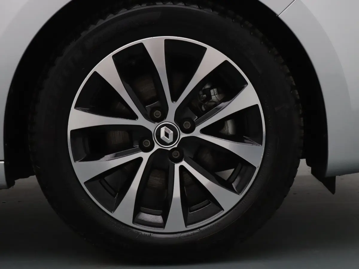 E-Tech Hybrid 145pk Techno