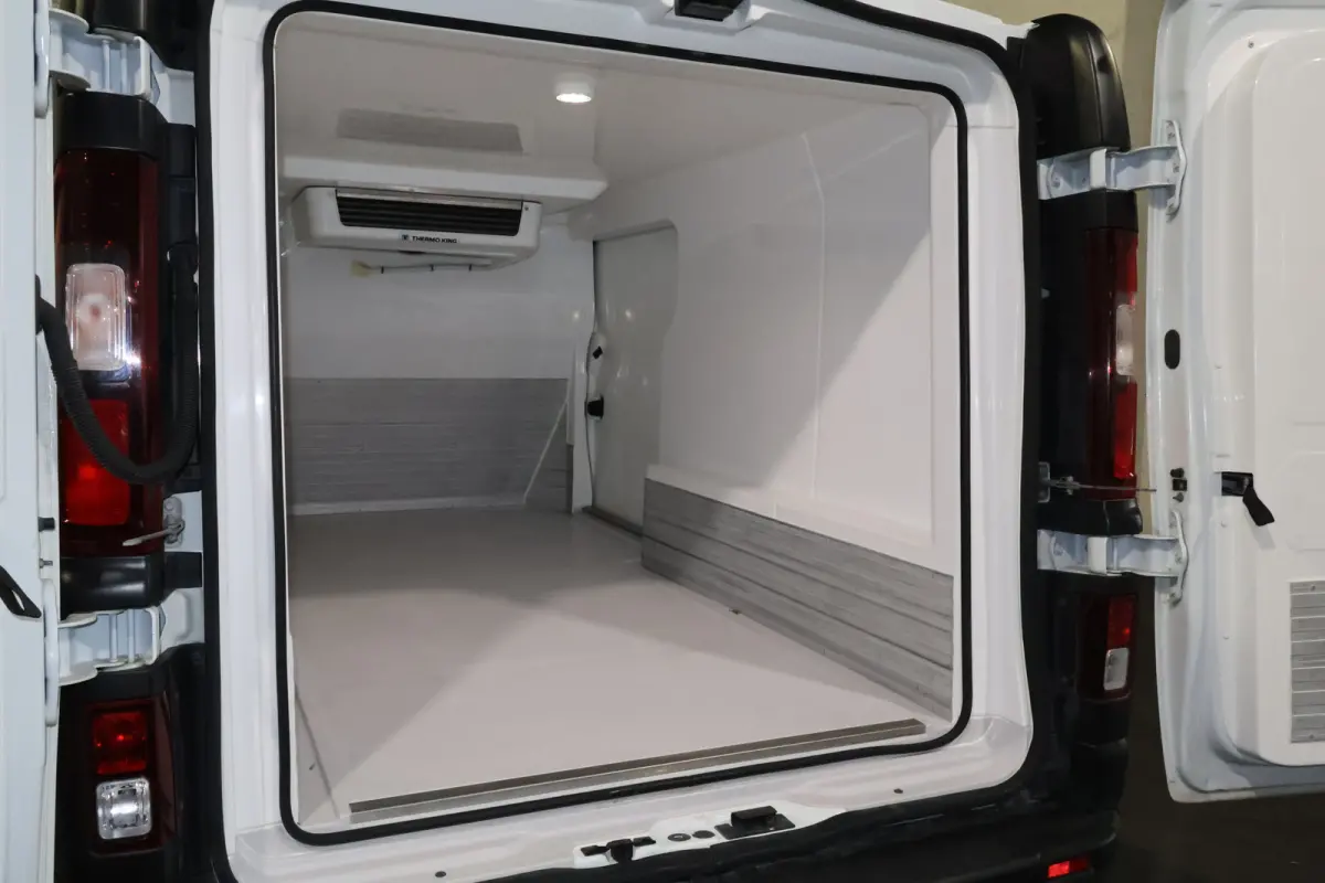 2.0 dCi 130pk L2 H1 Koelwagen Vrieswagen -10 Gr. Dag en nacht