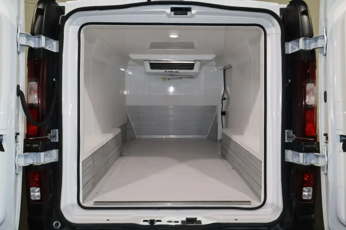 2.0 dCi 130pk L2 H1 Koelwagen Vrieswagen -10 Gr. Dag en nacht