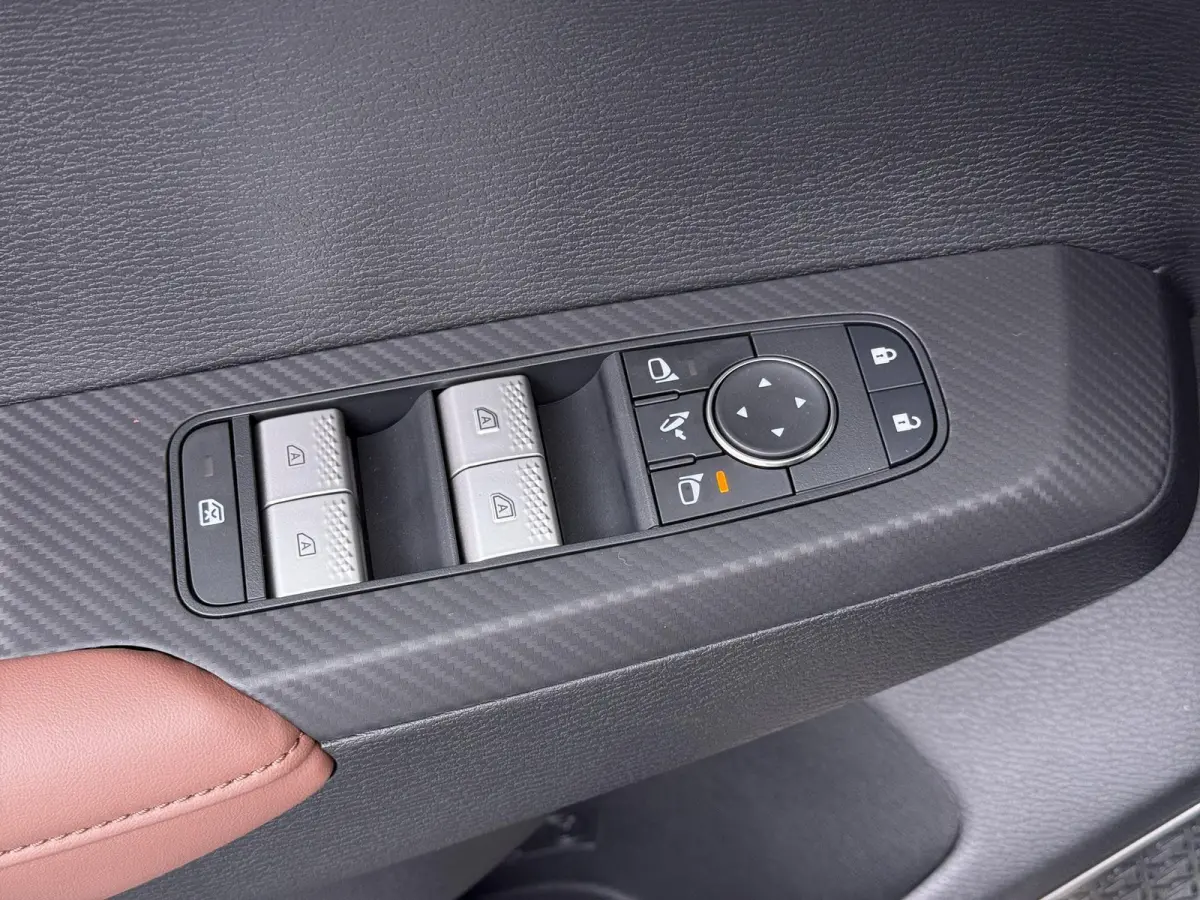 2.4 PHEV Instyle+ | Nu met €4.000,- voorraadvoordeel! | 360° Camera | Adaptive Cruise Control | Elektrische Stoelen | Navigatie | Schuif- / kanteldak | Stoel- en Stuurverwarming | Stoelve
