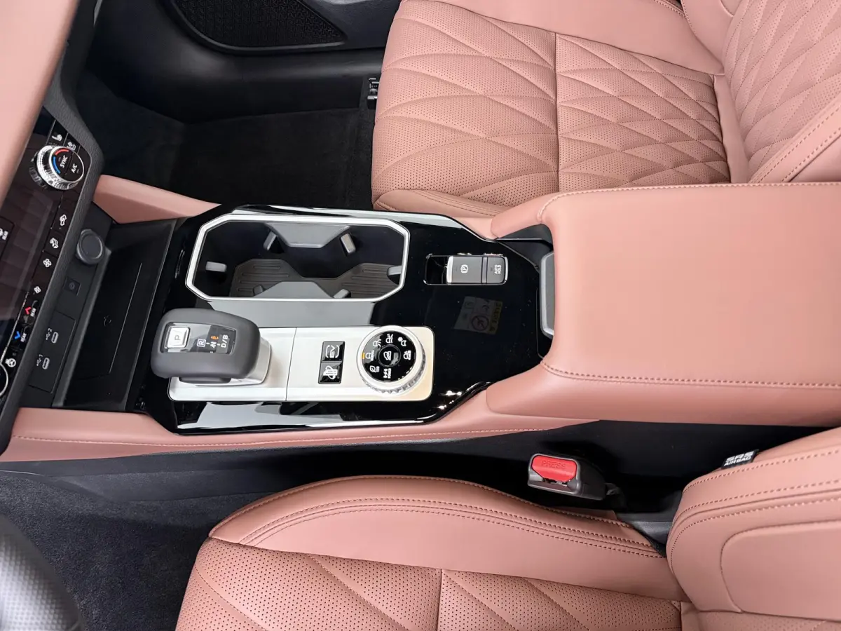 2.4 PHEV Instyle+ | Nu met €4.000,- voorraadvoordeel! | 360° Camera | Adaptive Cruise Control | Elektrische Stoelen | Navigatie | Schuif- / kanteldak | Stoel- en Stuurverwarming | Stoelve