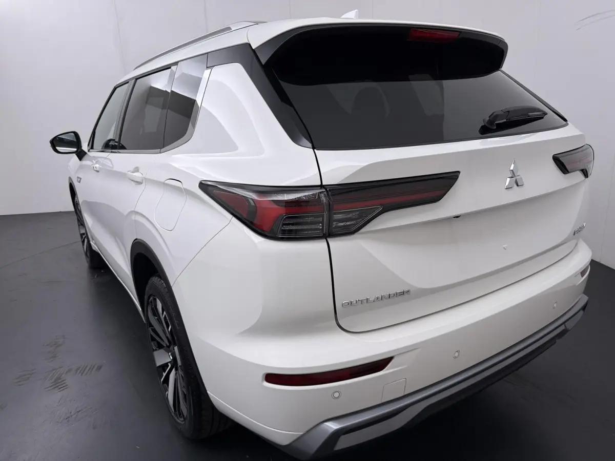 2.4 PHEV Instyle+ | Nu met €4.000,- voorraadvoordeel! | 360° Camera | Adaptive Cruise Control | Elektrische Stoelen | Navigatie | Schuif- / kanteldak | Stoel- en Stuurverwarming | Stoelve