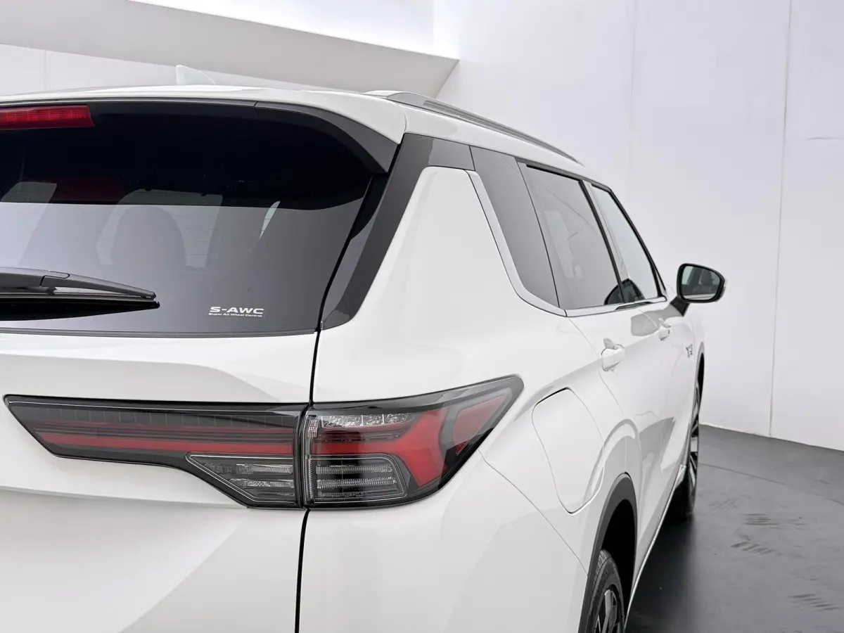 2.4 PHEV Instyle+ | Nu met €4.000,- voorraadvoordeel! | 360° Camera | Adaptive Cruise Control | Elektrische Stoelen | Navigatie | Schuif- / kanteldak | Stoel- en Stuurverwarming | Stoelve