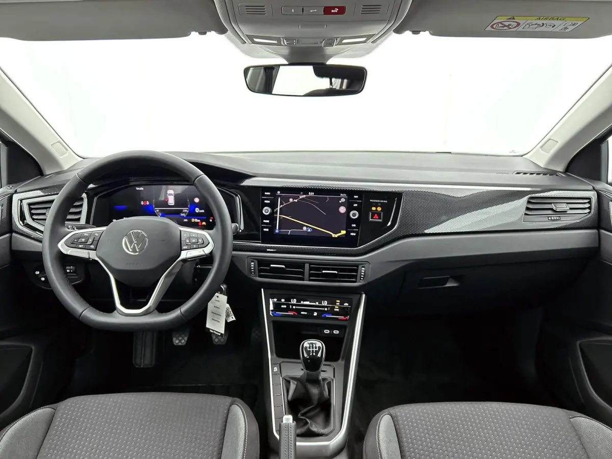1.0 TSI Life Edition 95 PK | Camera | Climate control | Apple Carplay | Parkeersensoren achter | Navigatie | 15" Lichtmetalen velgen | LED koplampen | Android Auto | Telefoon draadloos laden