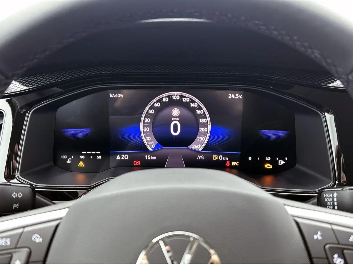 1.0 TSI Life Edition 95 PK | Camera | Climate control | Apple Carplay | Parkeersensoren achter | Navigatie | 15" Lichtmetalen velgen | LED koplampen | Android Auto | Telefoon draadloos laden