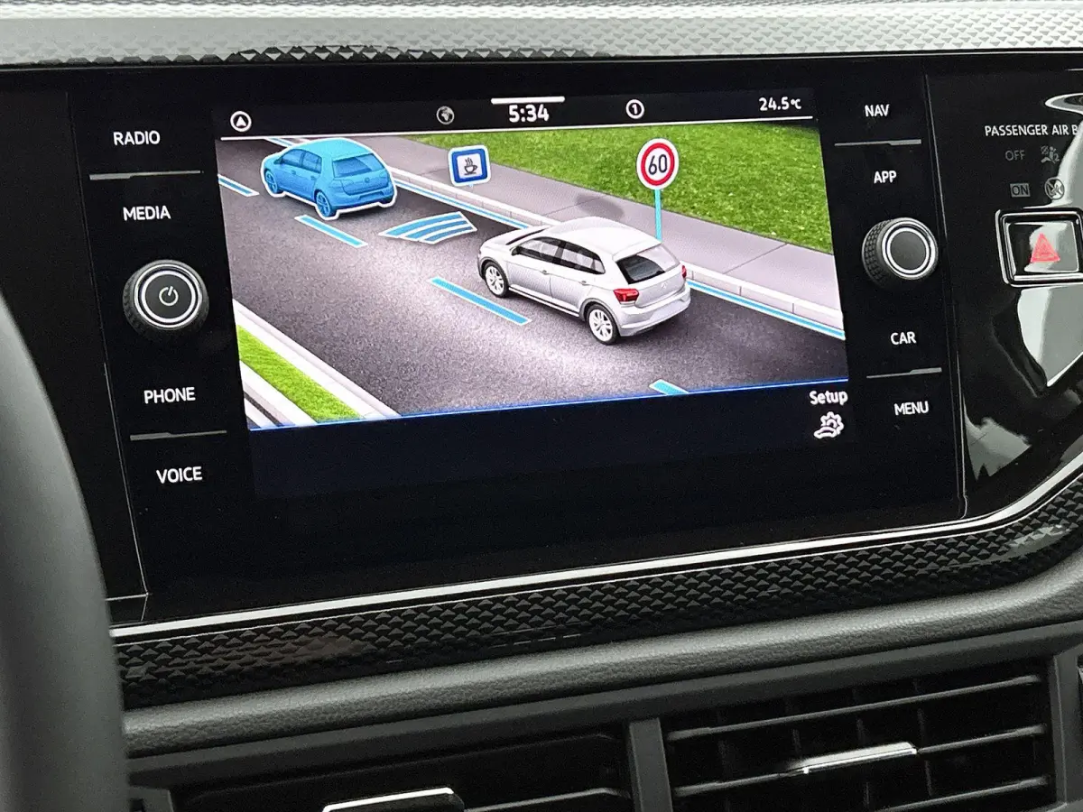 1.0 TSI Life Edition 95 PK | Camera | Climate control | Apple Carplay | Parkeersensoren achter | Navigatie | 15" Lichtmetalen velgen | LED koplampen | Android Auto | Telefoon draadloos laden
