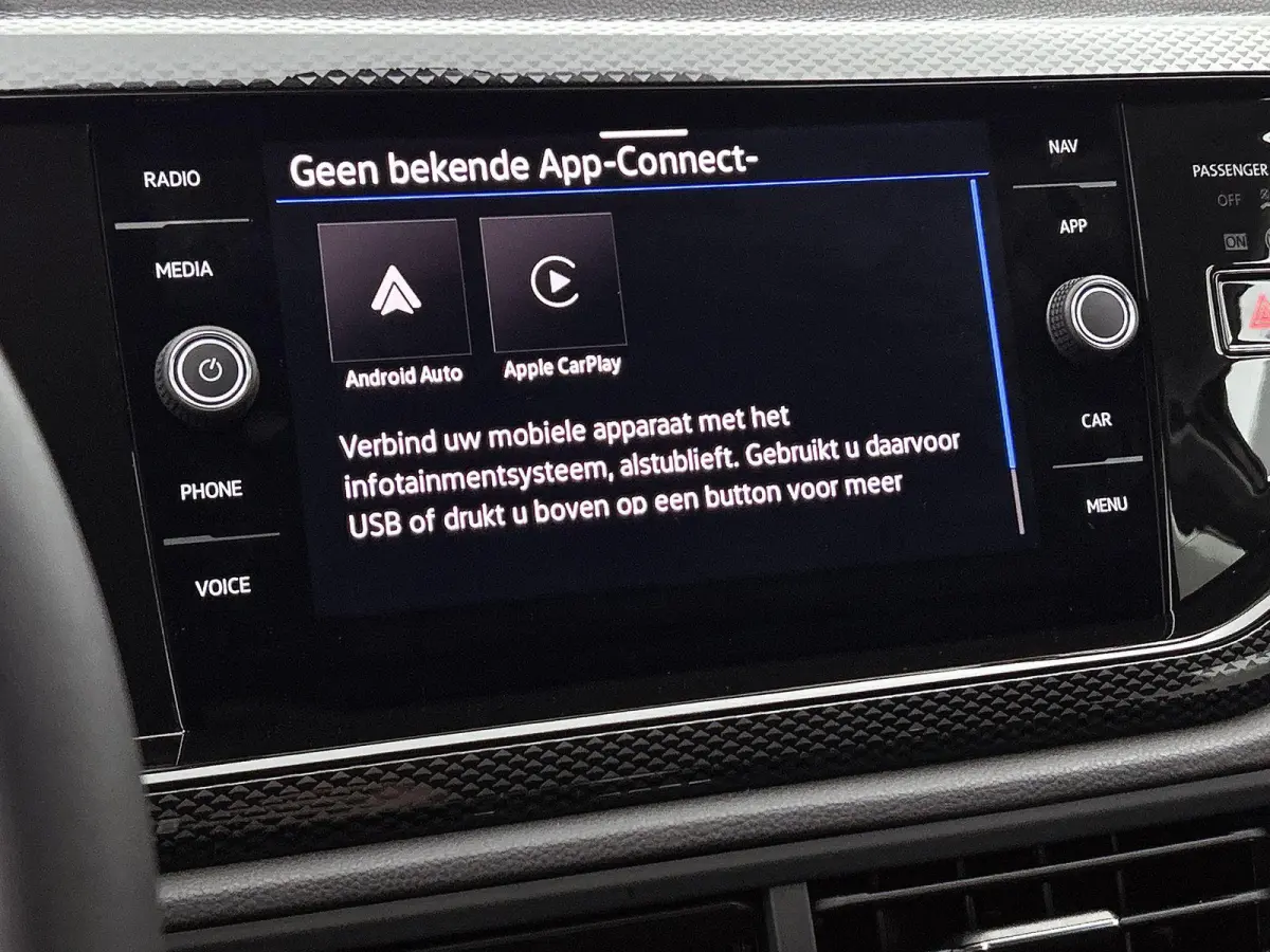 1.0 TSI Life Edition 95 PK | Camera | Climate control | Apple Carplay | Parkeersensoren achter | Navigatie | 15" Lichtmetalen velgen | LED koplampen | Android Auto | Telefoon draadloos laden