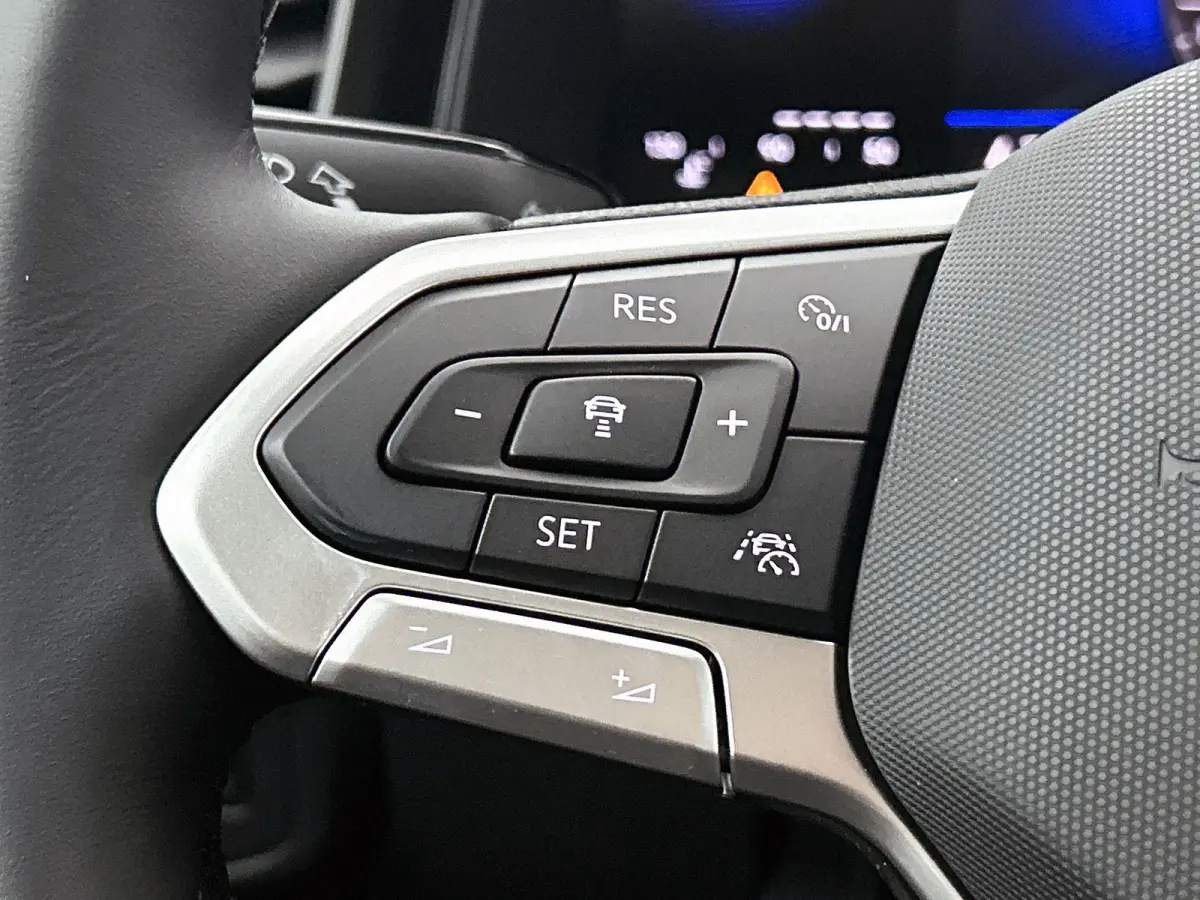 1.0 TSI Life Edition 95 PK | Camera | Climate control | Apple Carplay | Parkeersensoren achter | Navigatie | 15" Lichtmetalen velgen | LED koplampen | Android Auto | Telefoon draadloos laden