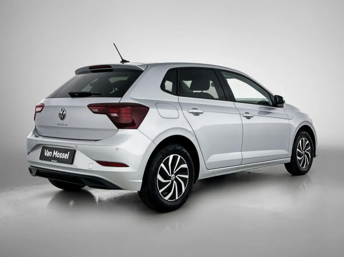 1.0 TSI Life Edition 95 PK | Camera | Climate control | Apple Carplay | Parkeersensoren achter | Navigatie | 15" Lichtmetalen velgen | LED koplampen | Android Auto | Telefoon draadloos laden