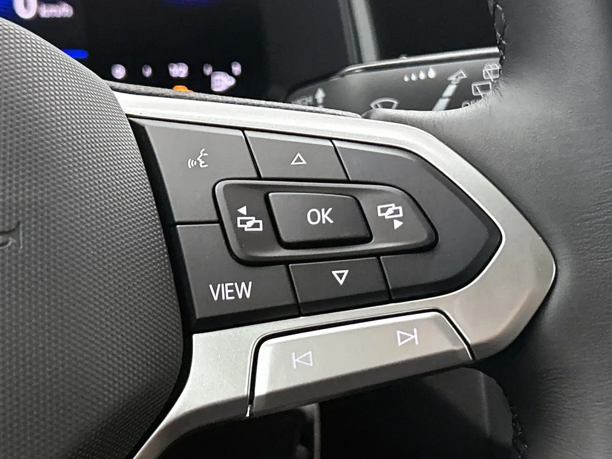 1.0 TSI Life Edition 95 PK | Camera | Climate control | Apple Carplay | Parkeersensoren achter | Navigatie | 15" Lichtmetalen velgen | LED koplampen | Android Auto | Telefoon draadloos laden