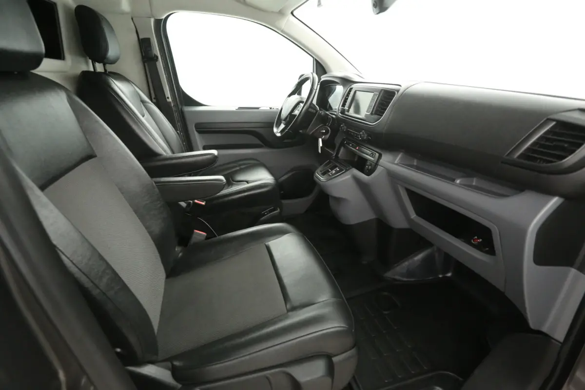 Peugeot e-Expert 75 kWh L2H1 | Snelladen | SOH 91% | Airco | Cruise | Camera | Carplay | Parkeersens.