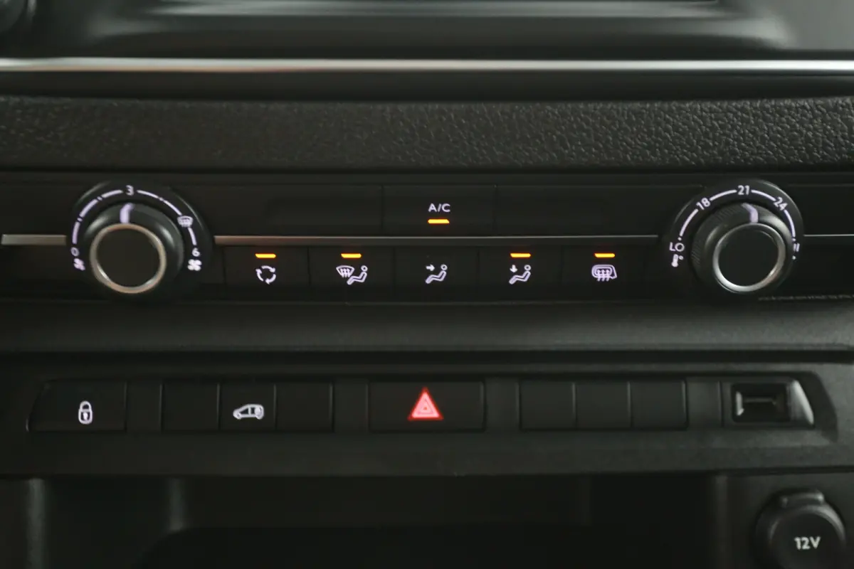Peugeot e-Expert 75 kWh L2H1 | Snelladen | SOH 91% | Airco | Cruise | Camera | Carplay | Parkeersens.