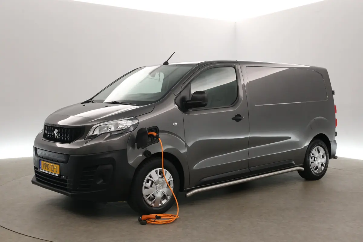 Elektrisch 75 kWh L2H1 Long Range | Snelladen | SOH 89% | Airco | Cruise | Carplay | Parkeersens.