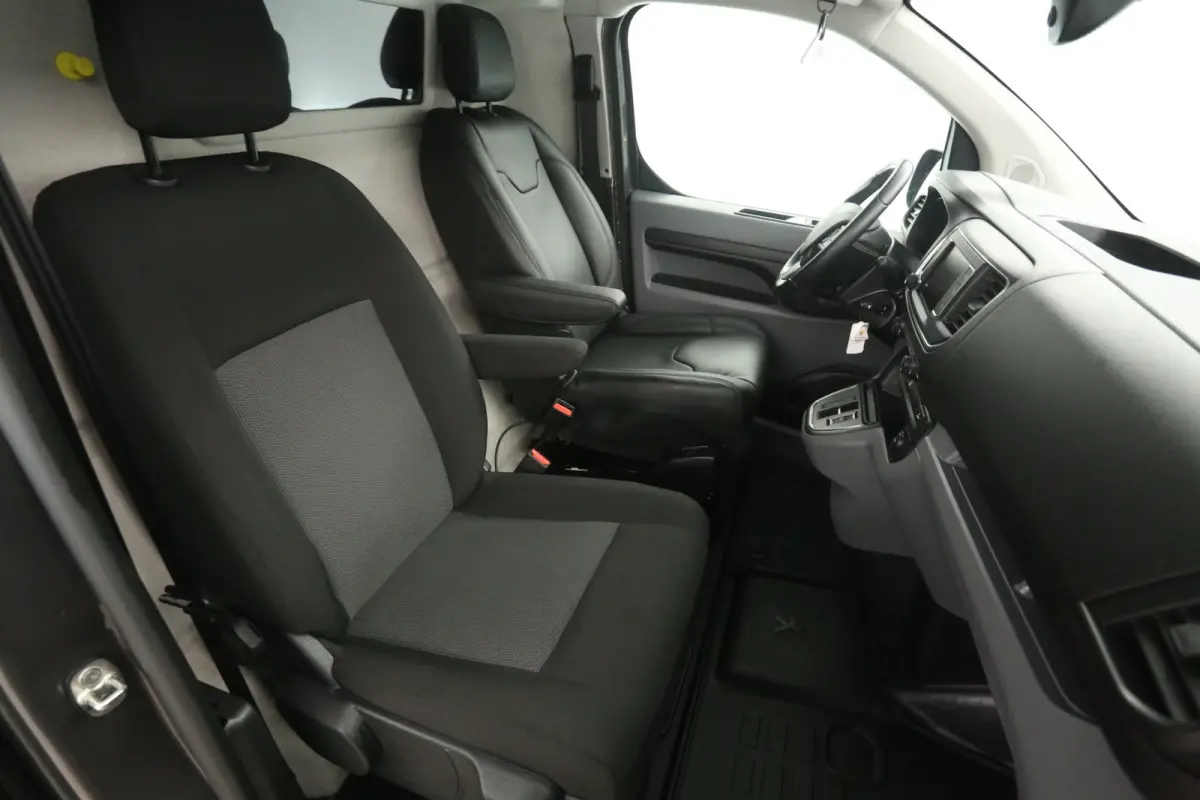 Elektrisch 75 kWh L2H1 | Snelladen | SOH 90% | Airco | Cruise | Camera | Carplay | Parkeersens.