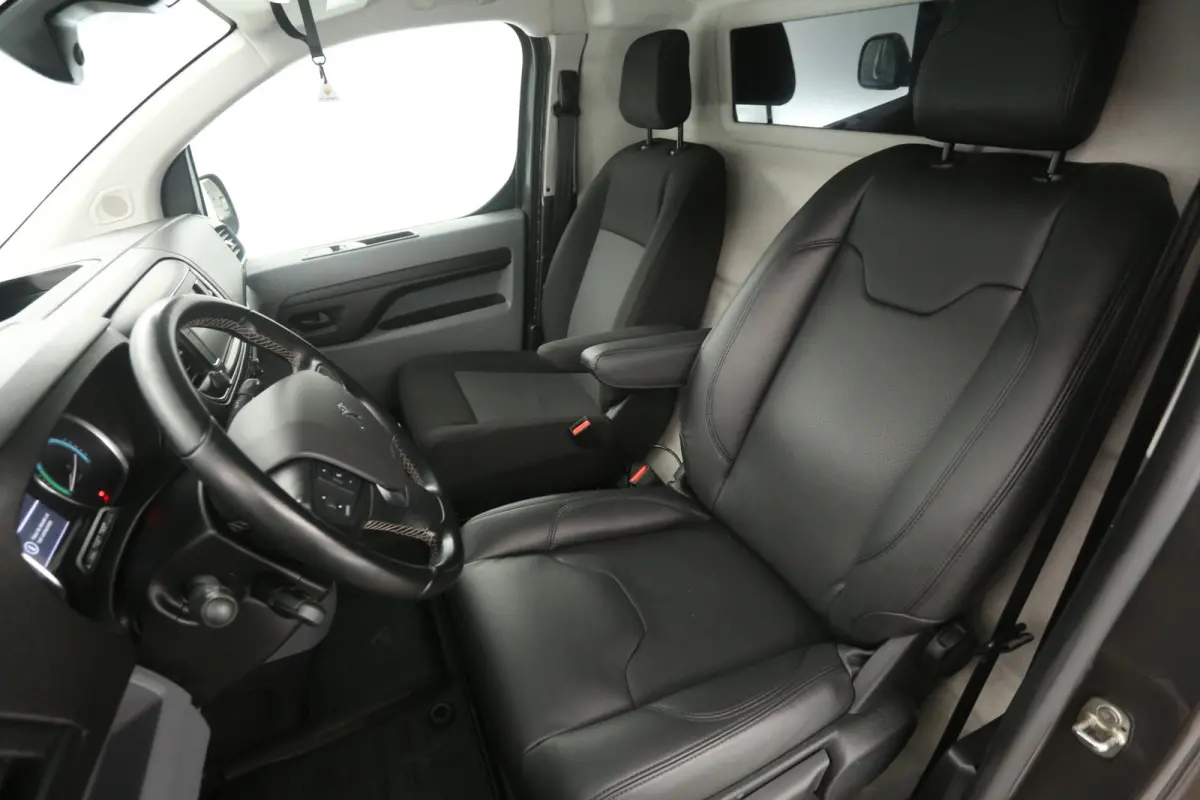 Elektrisch 75 kWh L2H1 | Snelladen | SOH 90% | Airco | Cruise | Camera | Carplay | Parkeersens.