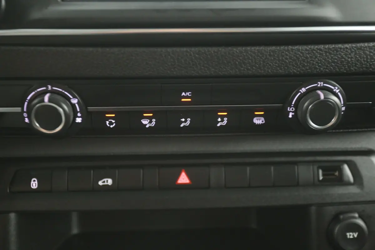 Elektrisch 75 kWh L2H1 | Snelladen | SOH 91% | Airco | Cruise | Camera | Carplay | 3 Zits | Navi