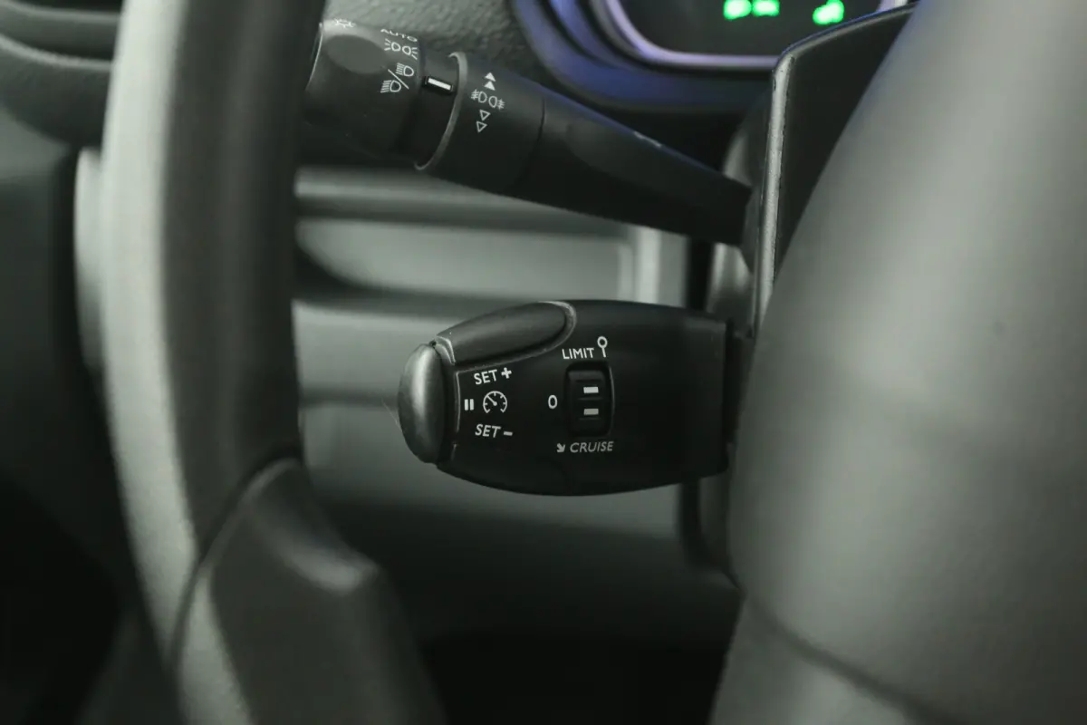 Elektrisch 75 kWh L2H1 | Snelladen | SOH 91% | Airco | Cruise | Camera | Carplay | 3 Zits | Navi