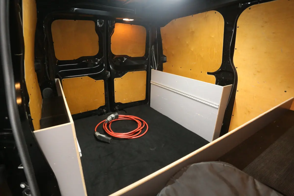 Elektrisch 75 kWh L2H1 | Snelladen | SOH 91% | Airco | Cruise | Camera | Carplay | 3 Zits | Navi