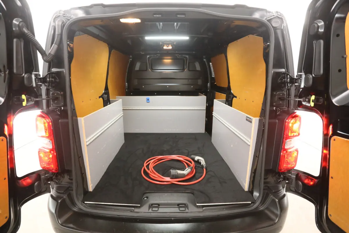 Elektrisch 75 kWh L2H1 | Snelladen | SOH 91% | Airco | Cruise | Camera | Carplay | 3 Zits | Navi