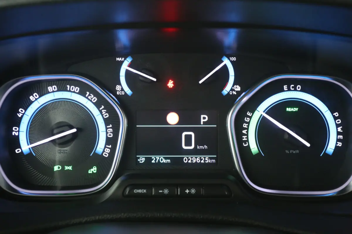 Elektrisch 75 kWh L2H1 | Snelladen | SOH 91% | Airco | Cruise | Camera | Carplay | 3 Zits | Navi