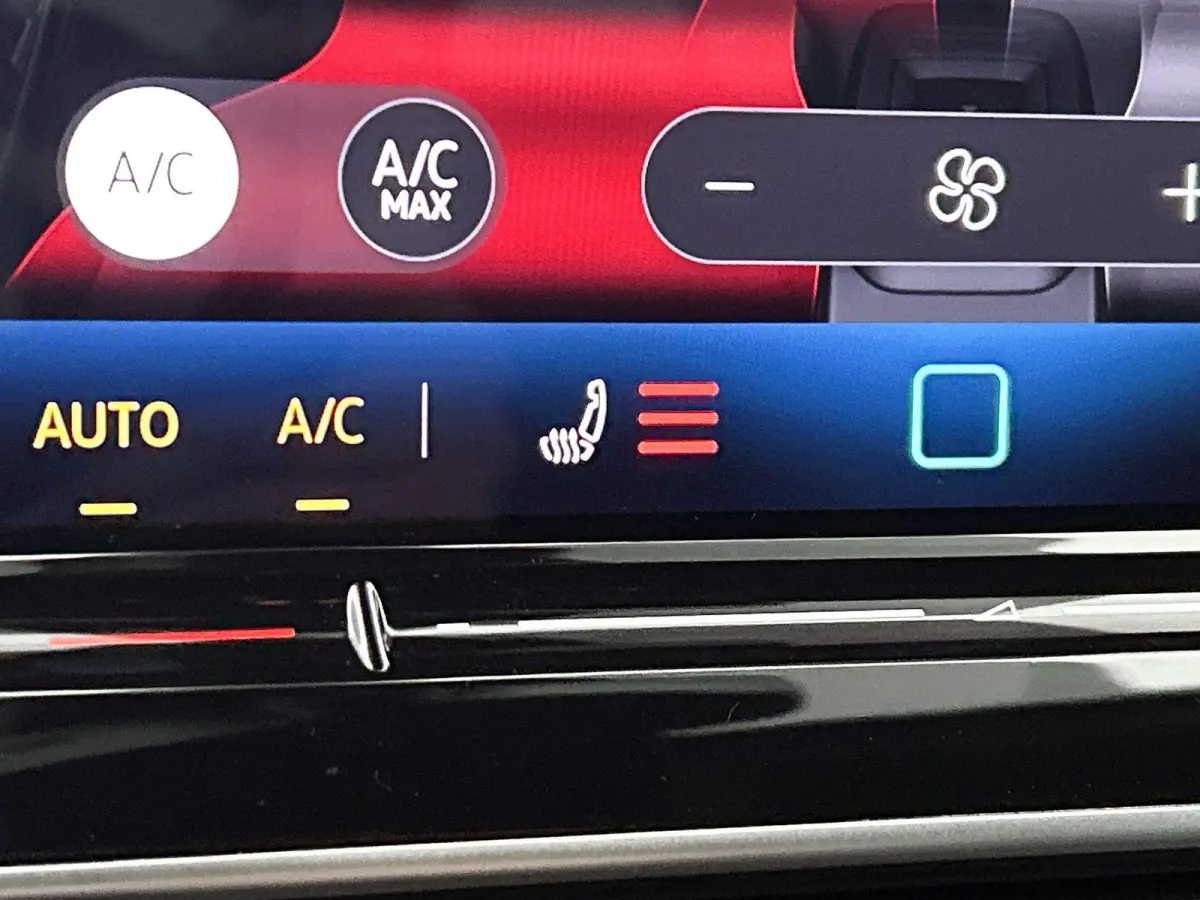 Pro Limited Edition 77 kWh 286 PK | Apple Carplay | Navigatie | Dodehoeksensoren | Camera | Keyless access | Ruiten getint | Android Auto | LED koplampen | 19" Lichtmetalen velgen | Adaptiev
