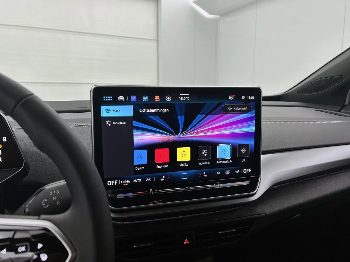 Pro Limited Edition 77 kWh 286 PK | Apple Carplay | Navigatie | Dodehoeksensoren | Camera | Keyless access | Ruiten getint | Android Auto | LED koplampen | 19" Lichtmetalen velgen | Adaptiev