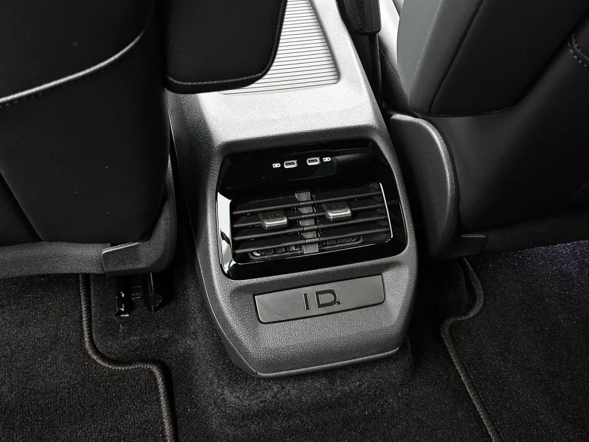 Pro Limited Edition 77 kWh 286 PK | Apple Carplay | Navigatie | Dodehoeksensoren | Camera | Keyless access | Ruiten getint | Android Auto | LED koplampen | 19" Lichtmetalen velgen | Adaptiev