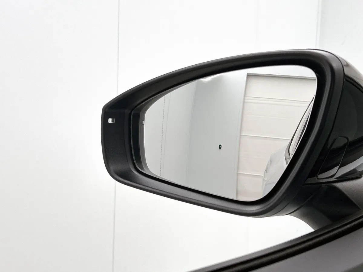 Pro Limited Edition 77 kWh 286 PK | Apple Carplay | Navigatie | Dodehoeksensoren | Camera | Keyless access | Ruiten getint | Android Auto | LED koplampen | 19" Lichtmetalen velgen | Adaptiev