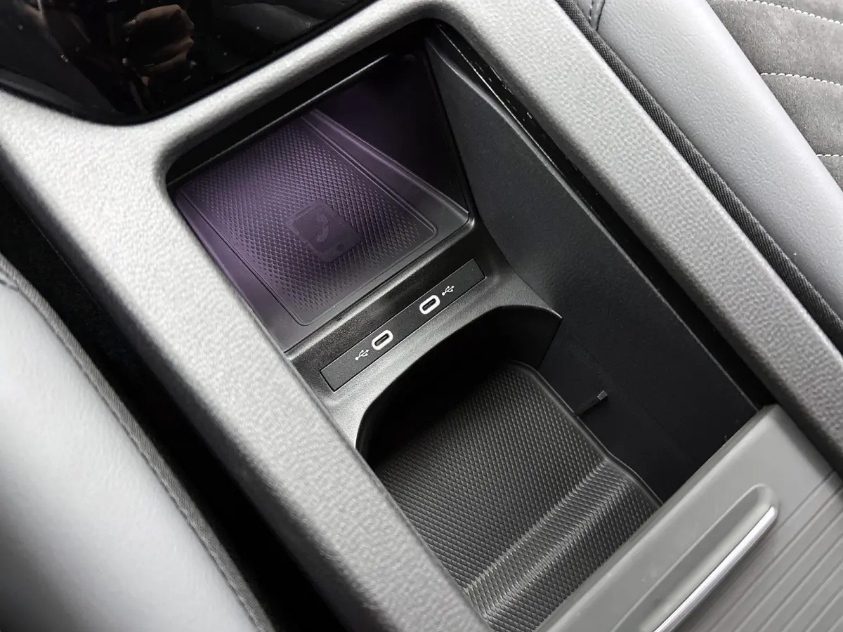 Pro Limited Edition 77 kWh 286 PK | Apple Carplay | Navigatie | Dodehoeksensoren | Camera | Keyless access | Ruiten getint | Android Auto | LED koplampen | 19" Lichtmetalen velgen | Adaptiev