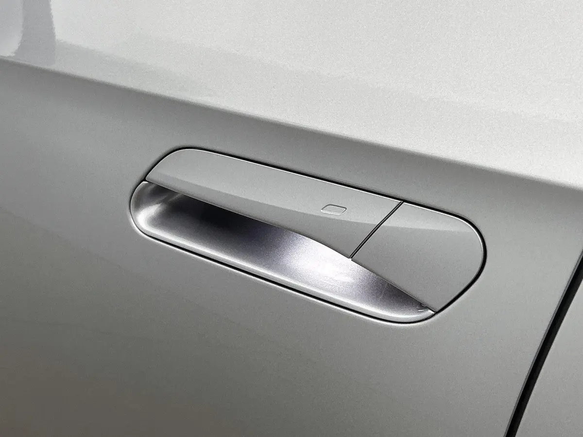 Pro Limited Edition 77 kWh 286 PK | Apple Carplay | Navigatie | Dodehoeksensoren | Camera | Keyless access | Ruiten getint | Android Auto | LED koplampen | 19" Lichtmetalen velgen | Adaptiev