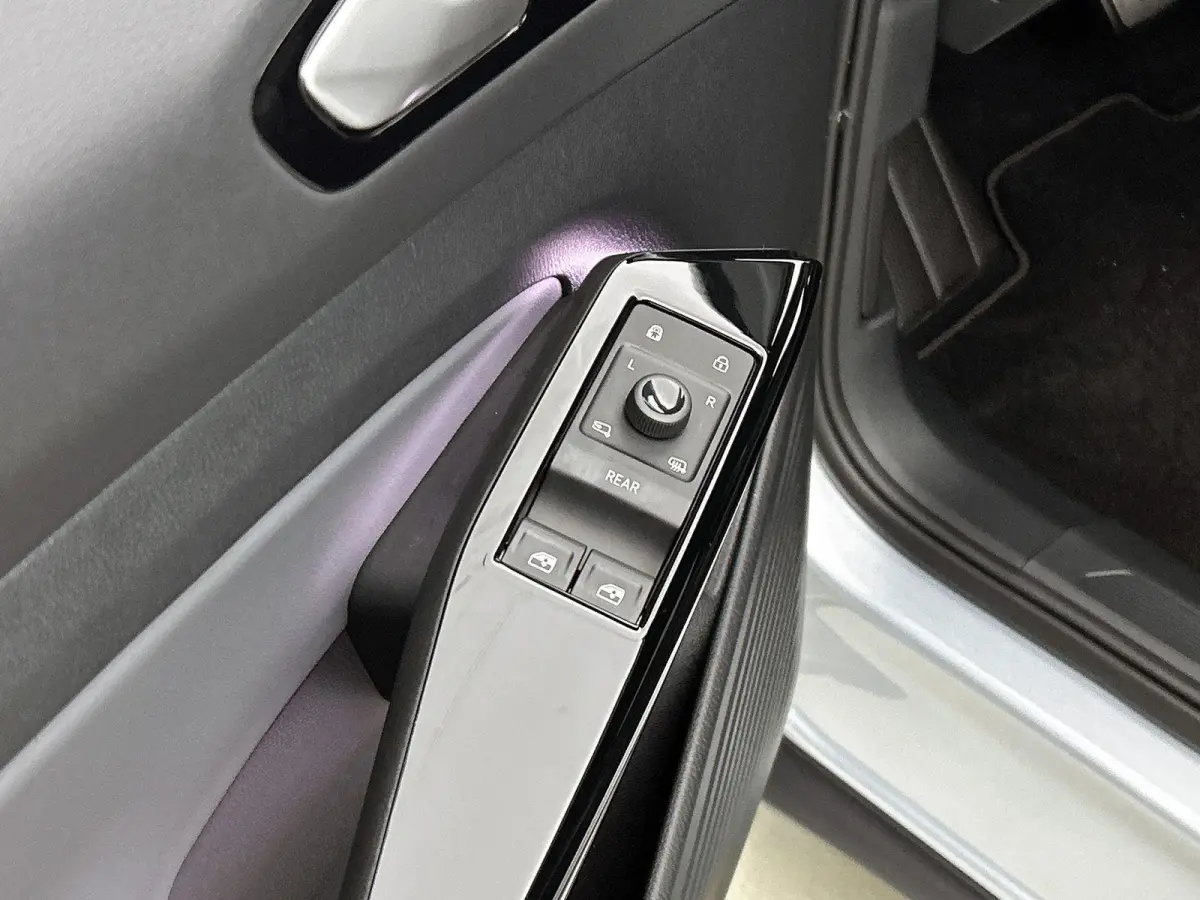 Pro Limited Edition 77 kWh 286 PK | Apple Carplay | Navigatie | Dodehoeksensoren | Camera | Keyless access | Ruiten getint | Android Auto | LED koplampen | 19" Lichtmetalen velgen | Adaptiev