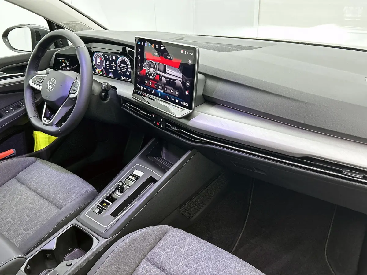 1.5 eTSI Life Edition 204 PK | Automaat | Navigatie | Stoelverwarming | Stuurverwarming | Adaptive Cruise Control | Lane Assist | Achteruitrijcamera |