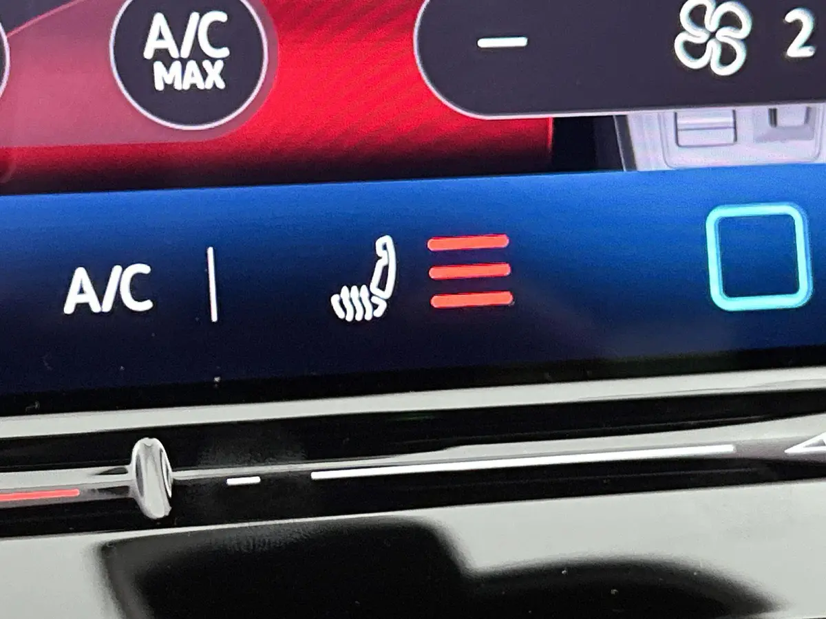 1.5 eTSI Life Edition 204 PK | Automaat | Navigatie | Stoelverwarming | Stuurverwarming | Adaptive Cruise Control | Lane Assist | Achteruitrijcamera |