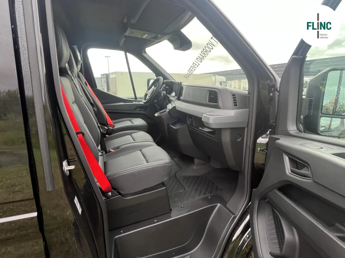 Trucks Red T35 L2H2 Extra long range 87 kWh
