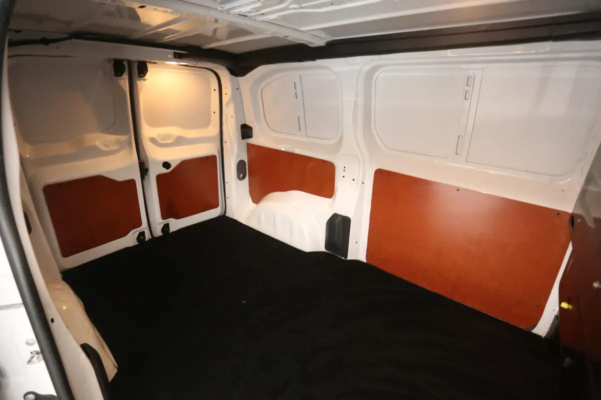 Elektrisch L2H1 75 kWh | Snelladen | SOH 96% | Airco | Camera | Cruise | 3 Zits | Trekhaak | Carplay