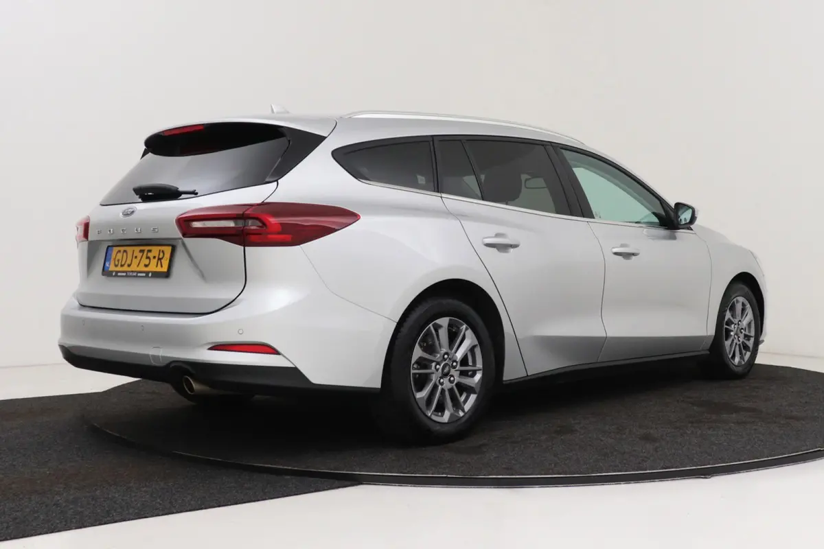 1.0 EcoBoost Hybrid Titanium | Org NL | CarPlay | Cruise Control | Climate Control | PDC | Navigatie | Automaat |