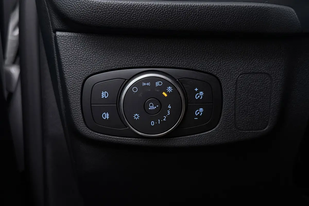 1.0 EcoBoost Hybrid Titanium | Org NL | CarPlay | Cruise Control | Climate Control | PDC | Navigatie | Automaat |