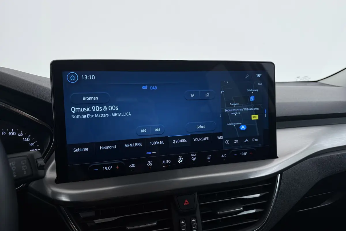 1.0 EcoBoost Hybrid Titanium | Org NL | CarPlay | Cruise Control | Climate Control | PDC | ST-Line Velgen |