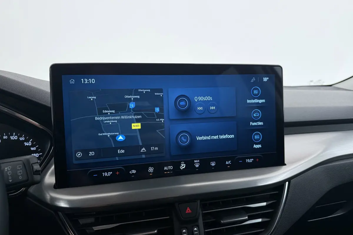 1.0 EcoBoost Hybrid Titanium | Org NL | CarPlay | Cruise Control | Climate Control | PDC | ST-Line Velgen |