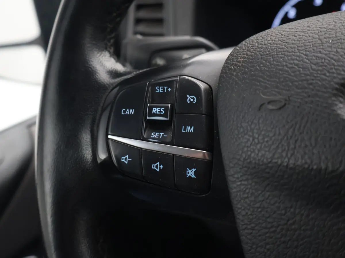 340 2.0 TDCI L2H1 170 PK DUBBEL CAB AUT. + CARPLAY | TREKHAAK | CAMERA | STOELVERW.