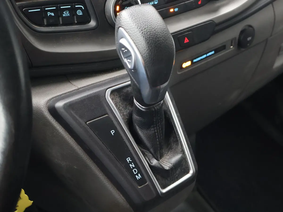 340 2.0 TDCI L2H1 170 PK DUBBEL CAB AUT. + CARPLAY | TREKHAAK | CAMERA | STOELVERW.