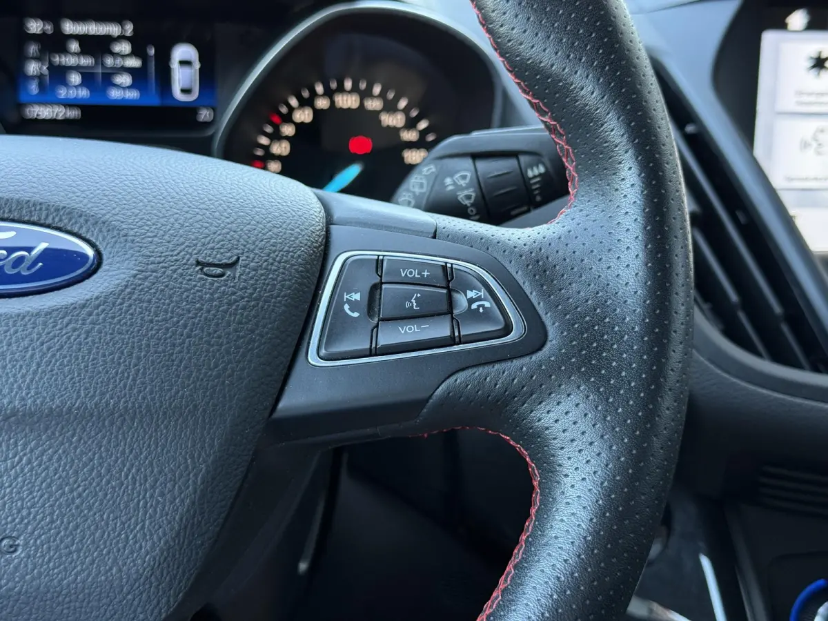 1.5 EcoBoost ST Line 1e Eigenaar|Carplay|Trekhaak|Navi|Stoel+Stuurverw|Adap Cruise|PDC V+A|Clima|Cruise|APK tot 10-2027