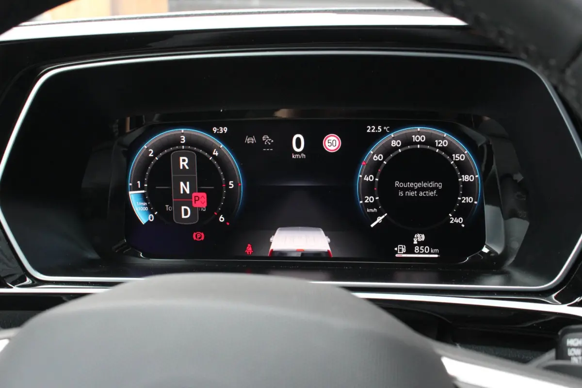 2.0 TDI JB- EDITION / MAXTRON / SIDE- BARS / VERLAGING / ELEK- PAKKET / PDC / CAMERA / BLACK OPS / FULL