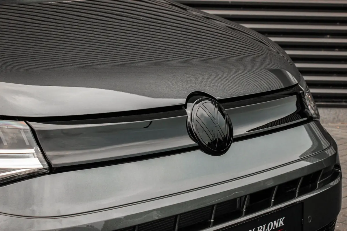 2.0 TDI JB- EDITION / MAXTRON / SIDE- BARS / VERLAGING / ELEK- PAKKET / PDC / CAMERA / BLACK OPS / FULL