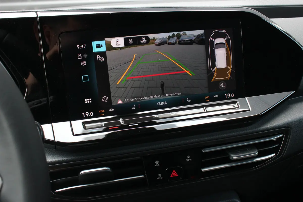 2.0 TDI JB- EDITION / MAXTRON / SIDE- BARS / VERLAGING / ELEK- PAKKET / PDC / CAMERA / BLACK OPS / FULL