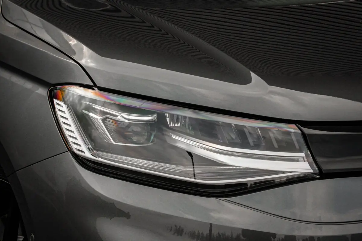 2.0 TDI JB- EDITION / MAXTRON / SIDE- BARS / VERLAGING / ELEK- PAKKET / PDC / CAMERA / BLACK OPS / FULL